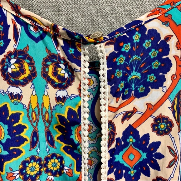 Patterned Romper - Picture 2 of 5